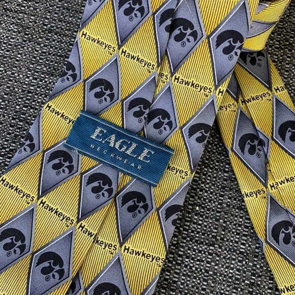 University of Iowa Hawkeyes Silk Necktie - black yellow geometric tie vintage - Picture 6 of 7
